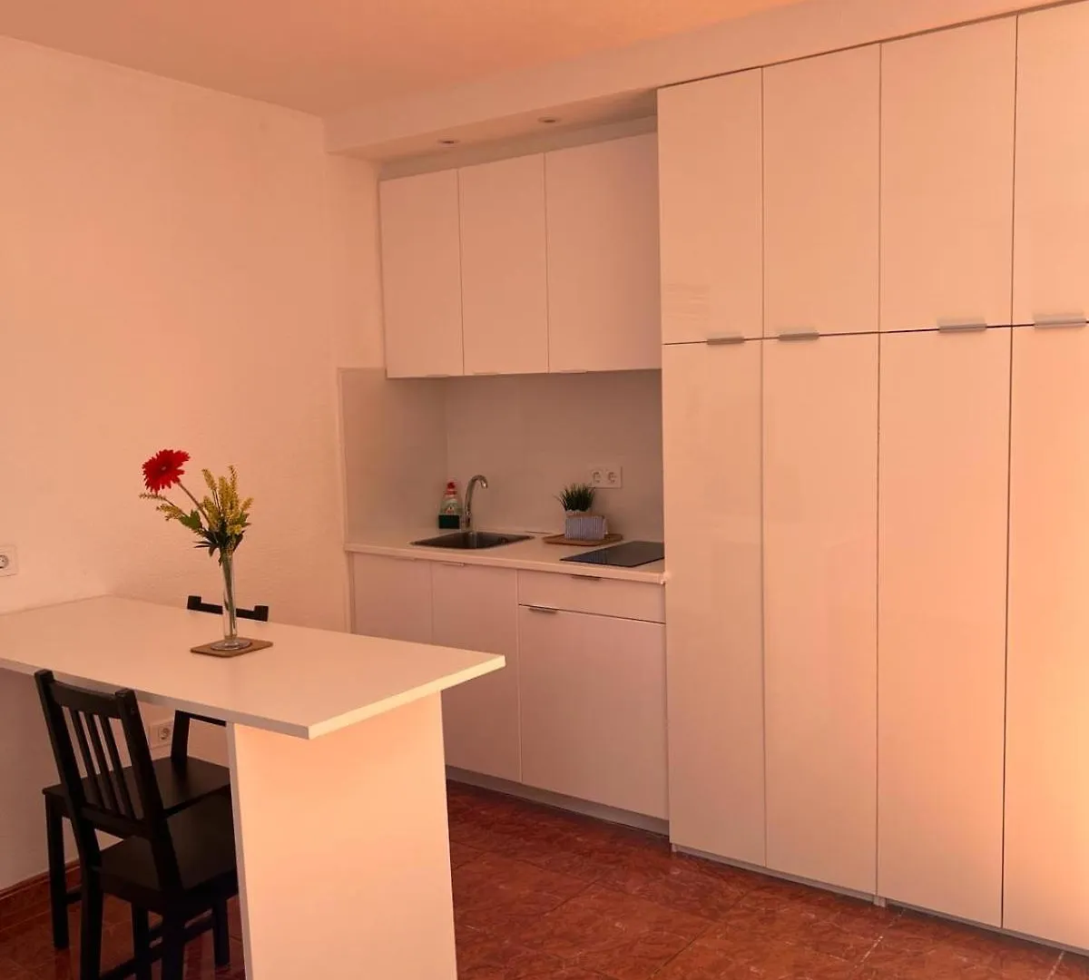 Apartamentos Funchal Los Cristianos  0*, Los Cristianos (Tenerife) Spain